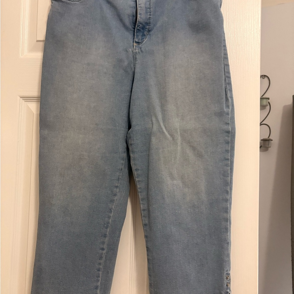 Gloria Vanderbilt size 14 Women's Light Blue Jeans